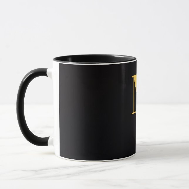 Caneca Preta com Letra Dourada M | Caneca de Monog (Esquerda)
