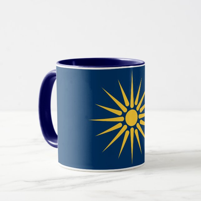 Caneca Preta Combo com a bandeira da Macedônia, Gr (Frente Esquerda)