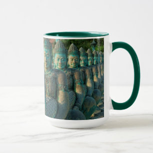 Caneca Primeiro Plano Das Esculturas De Um Artista