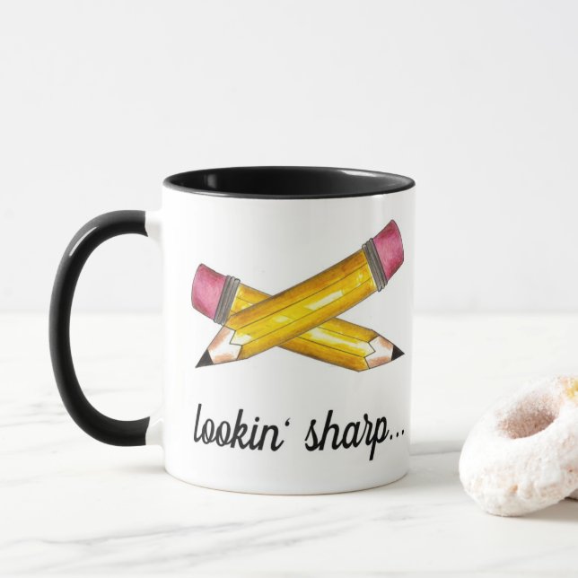 Caneca Procurando o Escrevendo Sharp Yellow #2 Pencil Sch (Com Donut)