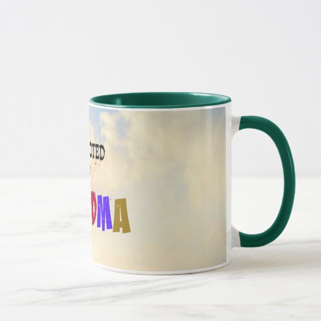 Caneca Promovido à vovó, Design de Nuvens de Pastel (Direita)