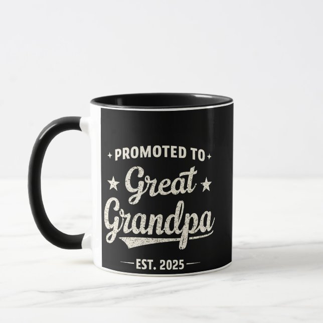 Caneca Promovido para o presente da família Vovô 2025 Exc (Esquerda)