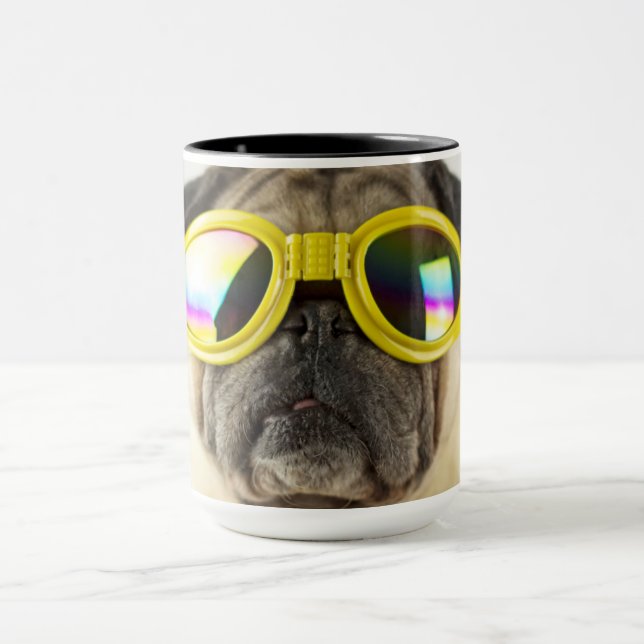 Caneca Pug com óculos (Centro)