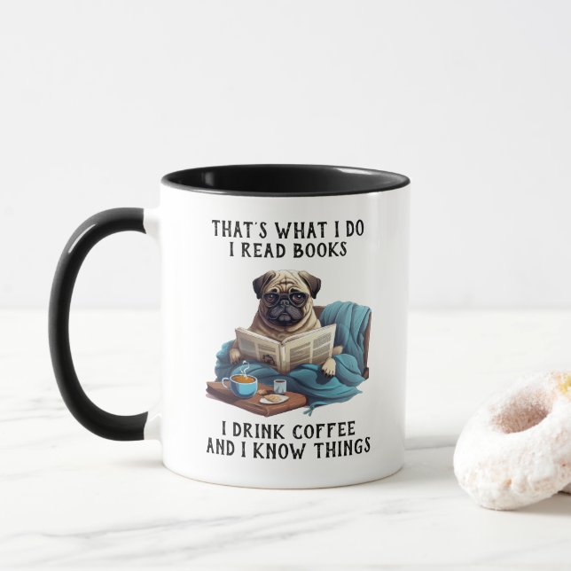 Caneca Pug Lendo Livros e Bebendo (Com Donut)