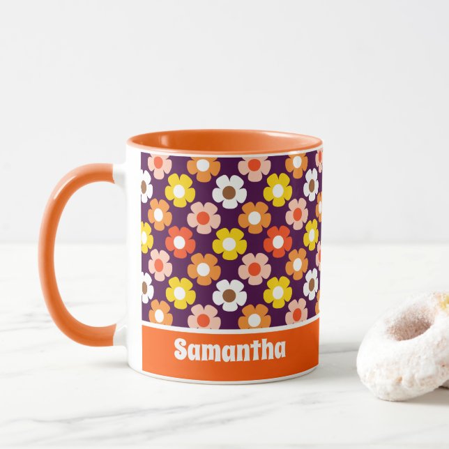 Caneca Púrpura das flores de outono retrô (Com Donut)