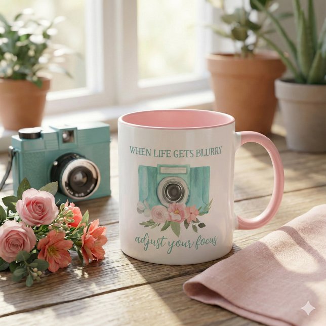 Caneca Quando a vida fica desfocada (Encourage someone special with this, "When life gets blurry adjust your focus" photography mug! )
