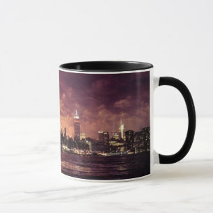 Caneca Quarto de fogos-de-artifício de julho atrás de