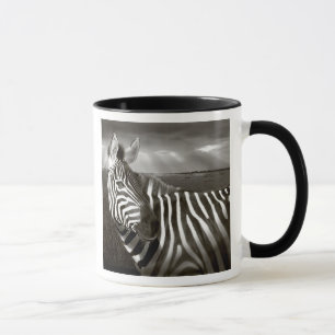 Caneca Quênia. Preto e branco de zebra e planície.