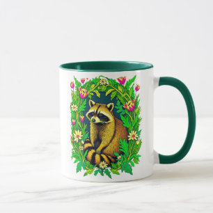 Caneca Raccoon no Meio do Jardim de Flor Selvagem