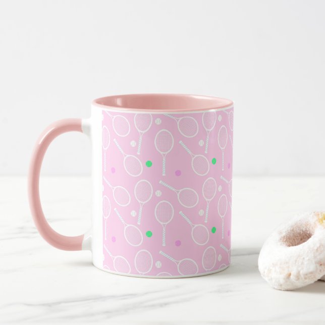 Caneca Rackets de tênis e Padrões de Bola Cor-de-rosa (Com Donut)
