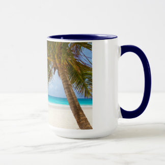 Caneca ramos de palmeiras de praia árvores ilhas tropicai