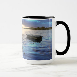 Caneca Reflexão dos barcos de navigação do por do sol