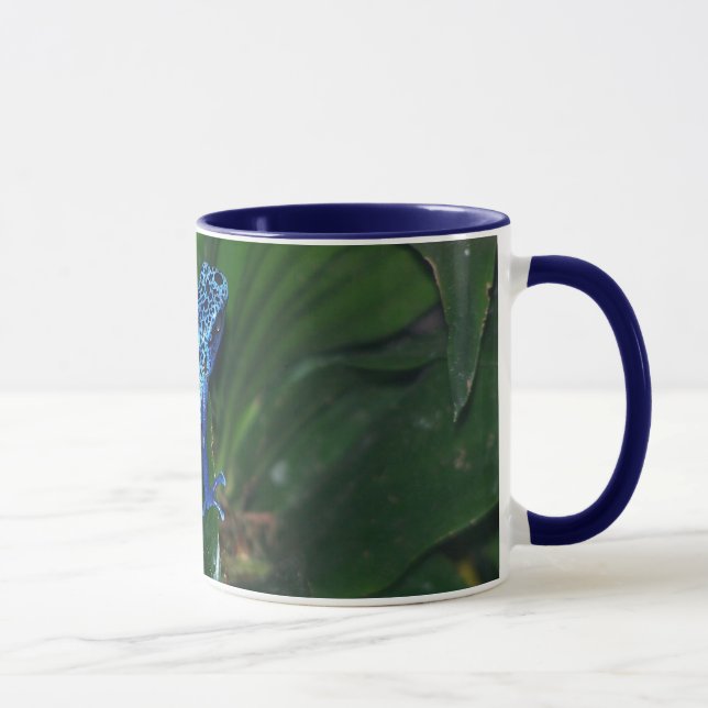 Caneca Retrato azul do sapo da seta do veneno (Direita)
