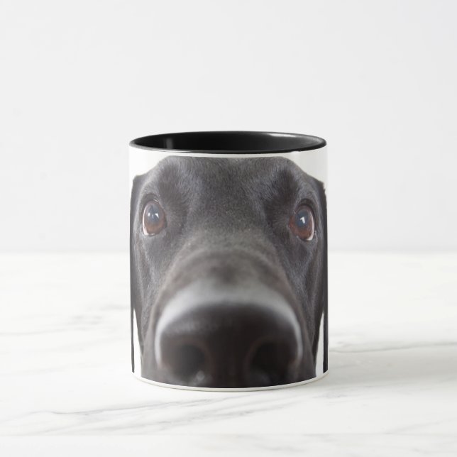 Caneca Retrato de Closeup Black Labrador (Centro)