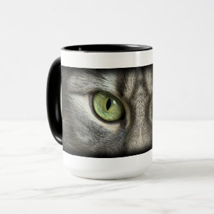 Caneca Retrato de Gato com Olhos Verdes Marcantes