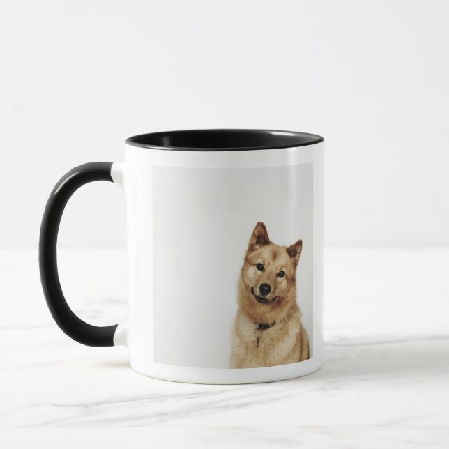 Caneca Retrato de um sorriso finlandês do cão do Spitz (Esquerda)