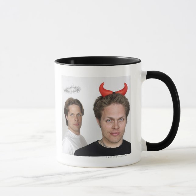 Caneca Retrato dos irmãos gémeos vestidos como o diabo e (Direita)