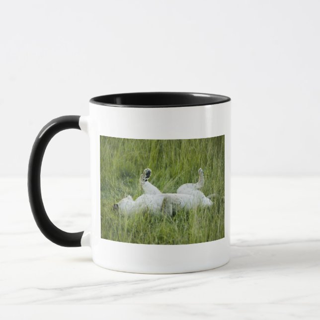 Caneca Rolamento na grama alta, África do leão (Esquerda)