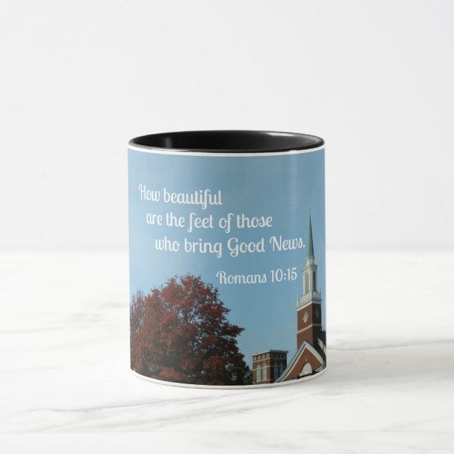 Caneca Romanos 10:15 Como são bonitos os pés desses (Centro)