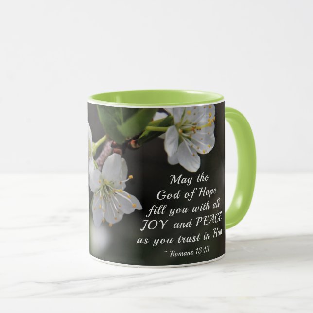 Caneca Romanos 15:13 Deus da Esperança Flores Brancas (Frente Esquerda)