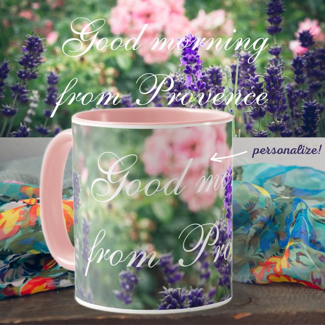 Caneca Rosa e lavanda florescem do jardim da Provença (Criador carregado)