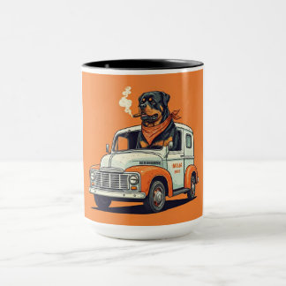 Caneca Rottie no Caminhão Trabalhando