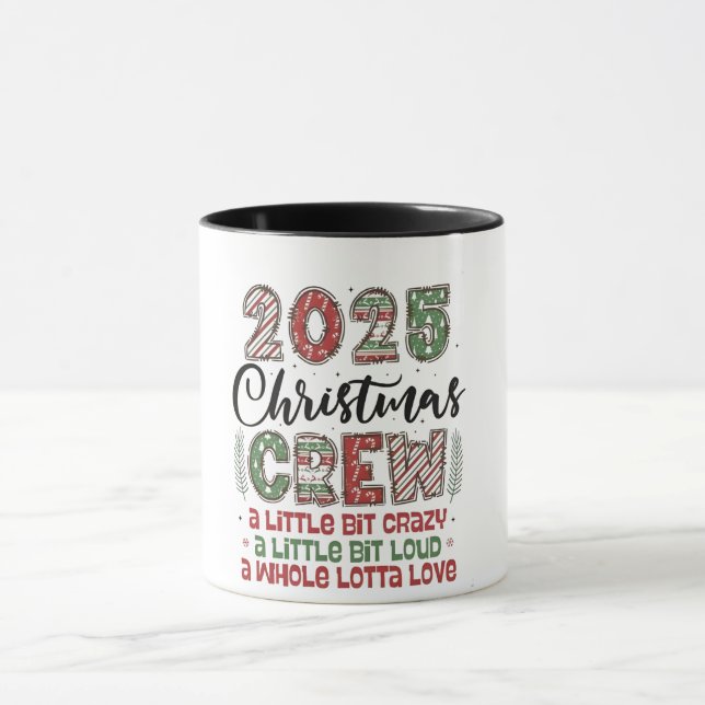 Caneca Roupa Combinada de Natal da Equipe de Natal 2025  (Centro)