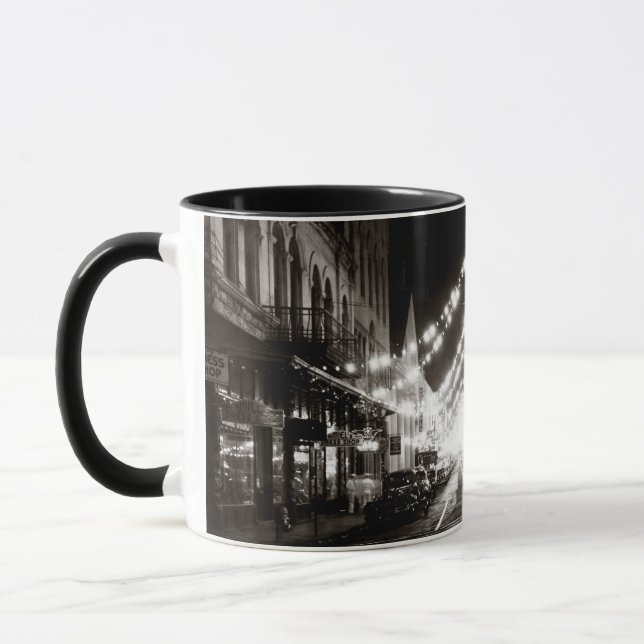 Caneca Rua Fort de Honolulu, de 1942, à noite (Esquerda)