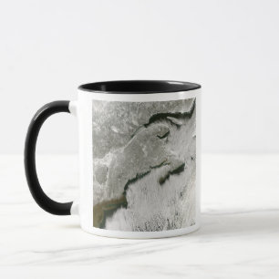 Caneca Ruas de neve e nuvens