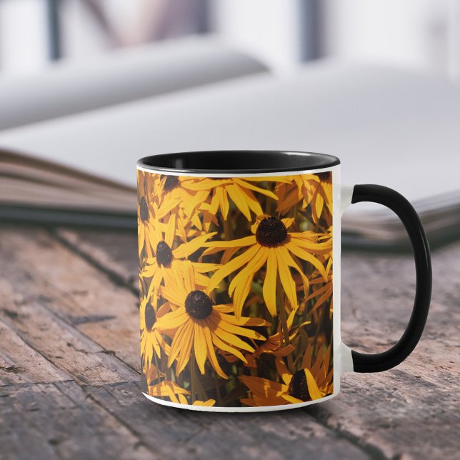 Caneca Rudbeckias Susanos Amarelos de Olhos Negros (Beautiful Rudbeckias Black-Eyed Susan Yellow Coneflowers 11 oz Coffee Mug Cover Photo.)