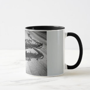 Caneca Saxofone preto e branco do conteúdo