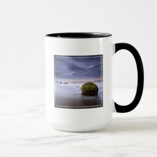 Caneca Seascape do nascer do sol dos pedregulhos de