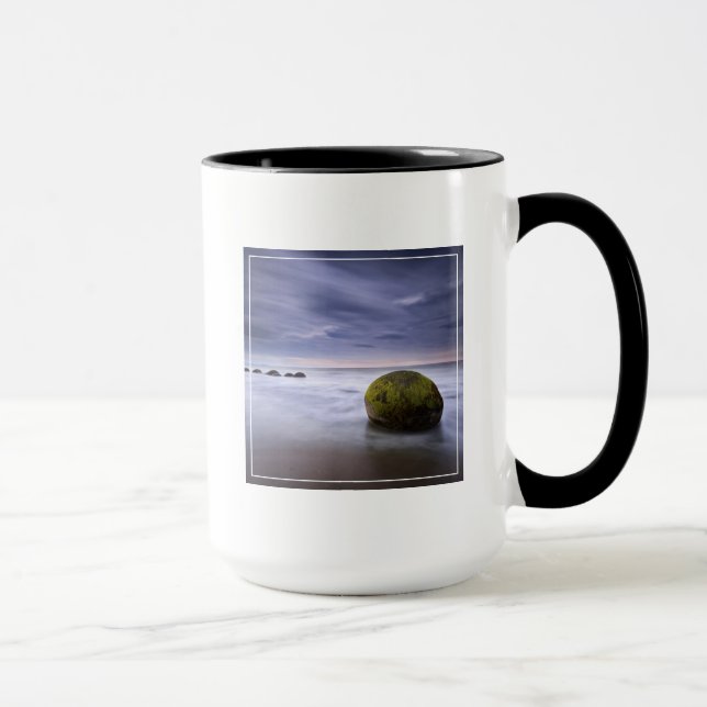 Caneca Seascape do nascer do sol dos pedregulhos de (Direita)