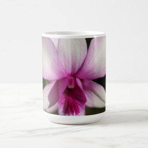 Caneca selvagem da orquídea
