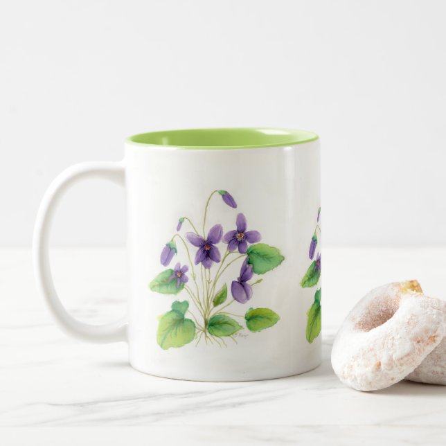 Caneca selvagem das violetas da aguarela (Com Donut)