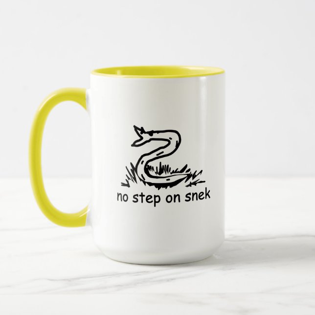 Caneca Sem degraus em memes de névoa Gadsden parody SnekR (Esquerda)
