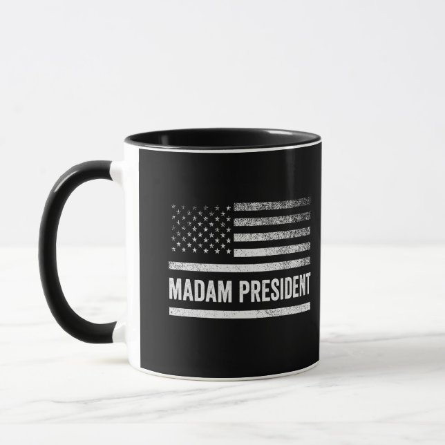 Caneca Senhora Presidente Harris Walz American Flag Elect (Esquerda)