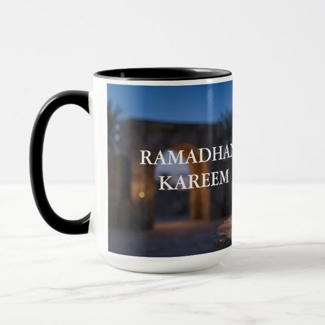 Caneca Serene Ramadan Twilight - Lantern & Dates Mug (Esquerda)