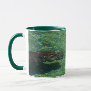 Caneca **"Serenidade Submersa: Um Hippo Nadando Graciosam