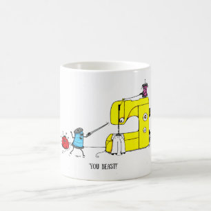Caneca Sewing dos desenhos animados do humor