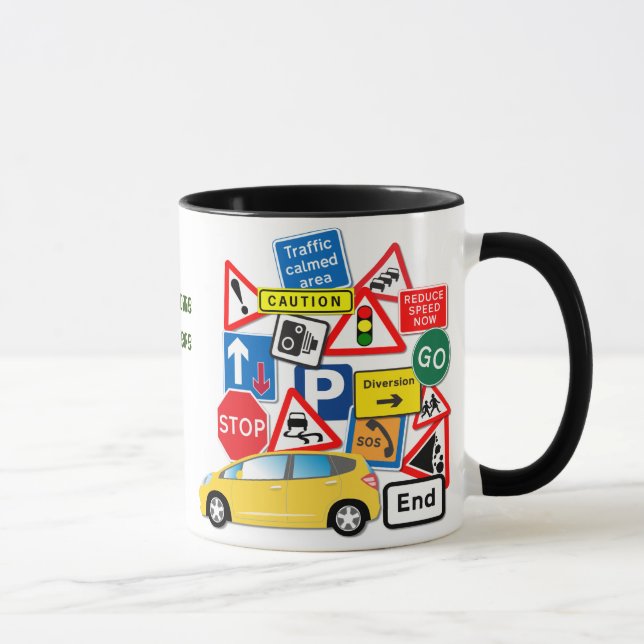 Caneca Sinais de estrada e automóvel amarelo (Direita)