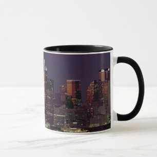 Caneca Skyline de Dallas na noite