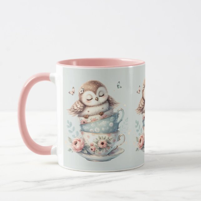 Caneca Sleeping Owl in Stacked Floral Teacups (Esquerda)