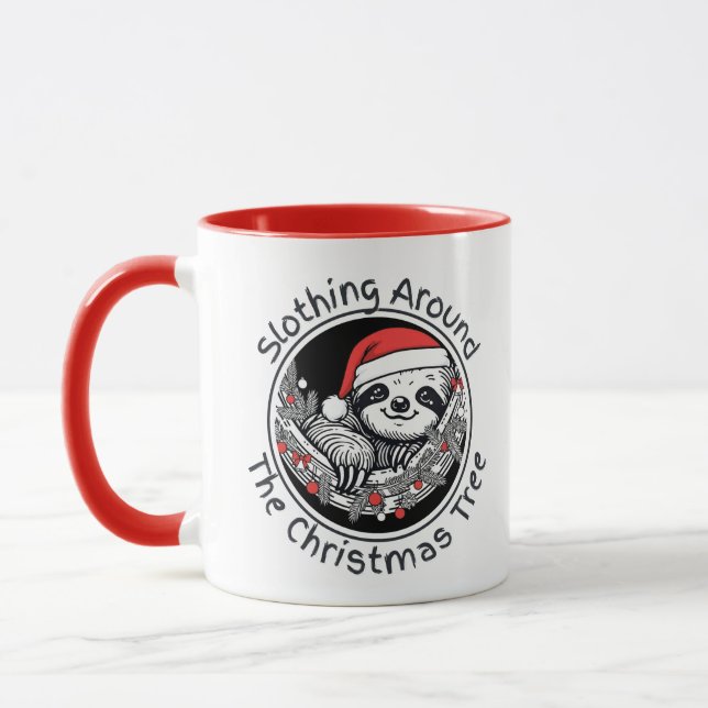 Caneca Slothing Around the Christmas Tree Mug (Esquerda)
