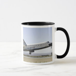 Caneca Space Shuttle Atlantis se prepara para pousar 2