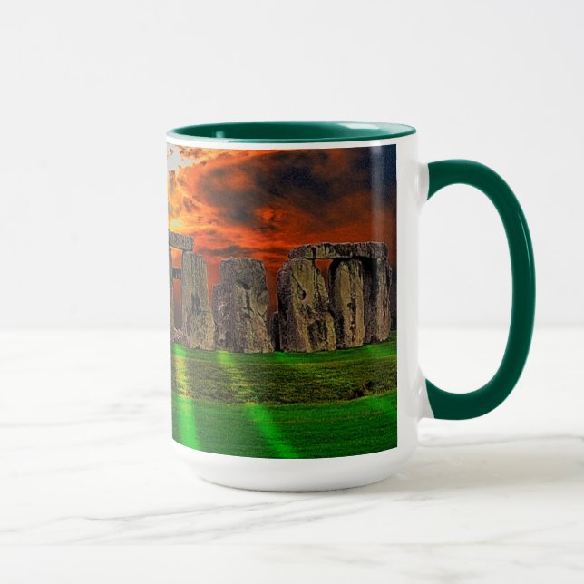 Caneca Stonehenge Stones em Pé ao Sol (Direita)