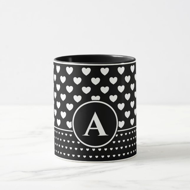 Caneca Stylish Black And White Hearts - Custom Monogram (Centro)