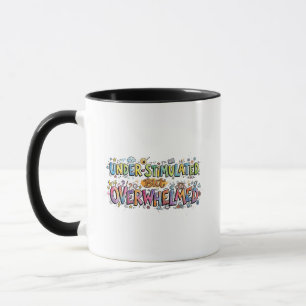 Caneca Subestimulado, mas Sobrecarregado Doodle Engraçado