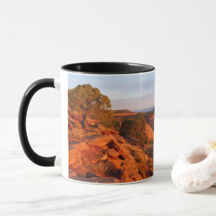 Caneca Sunrise no Grand View Trail em CO Monument