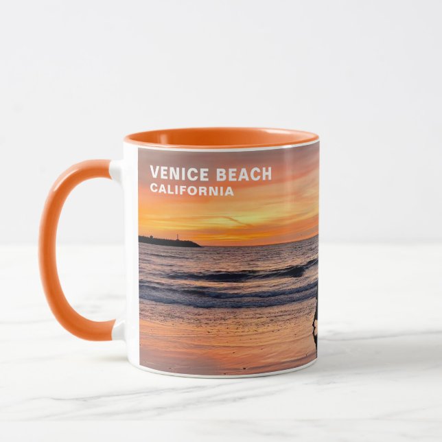 Caneca Sunset Beach Walk - Venice Beach, CA Mug (Esquerda)